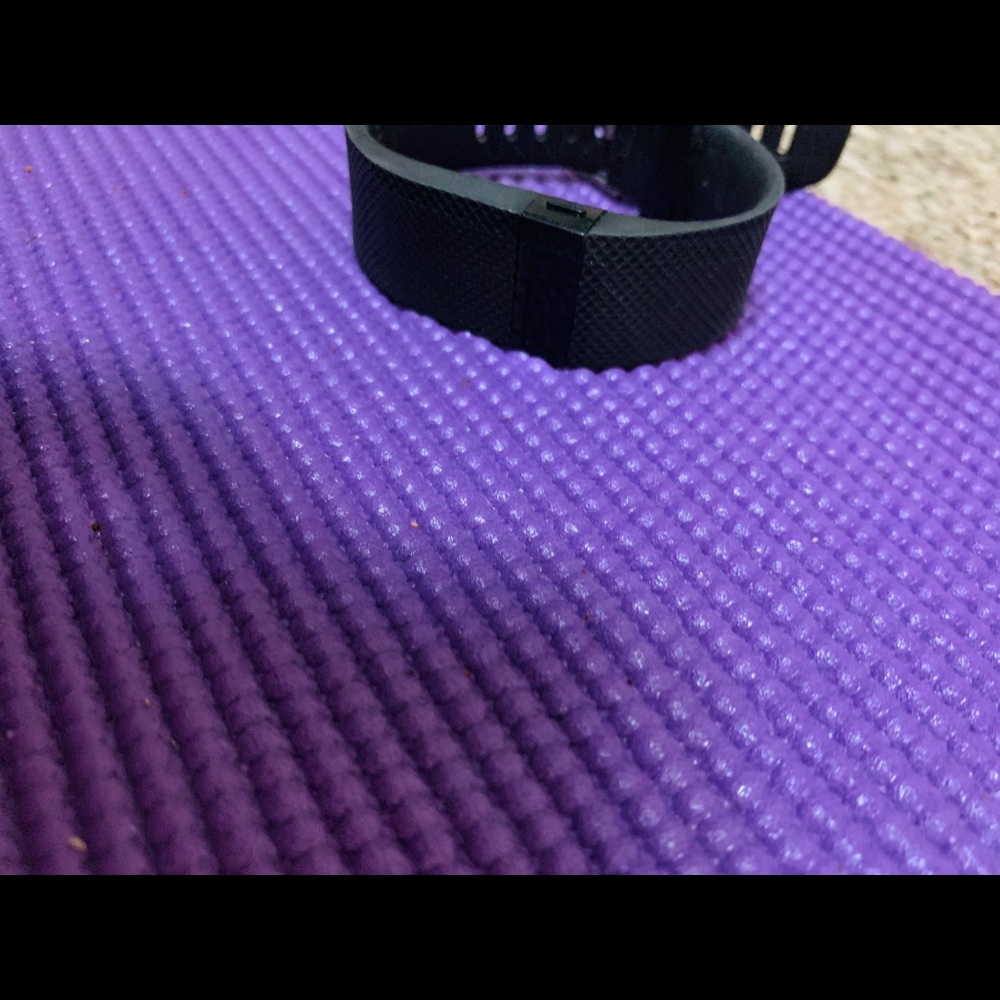 Fitbit Charge HR Wireless Activity Track - Picture 2 of 3